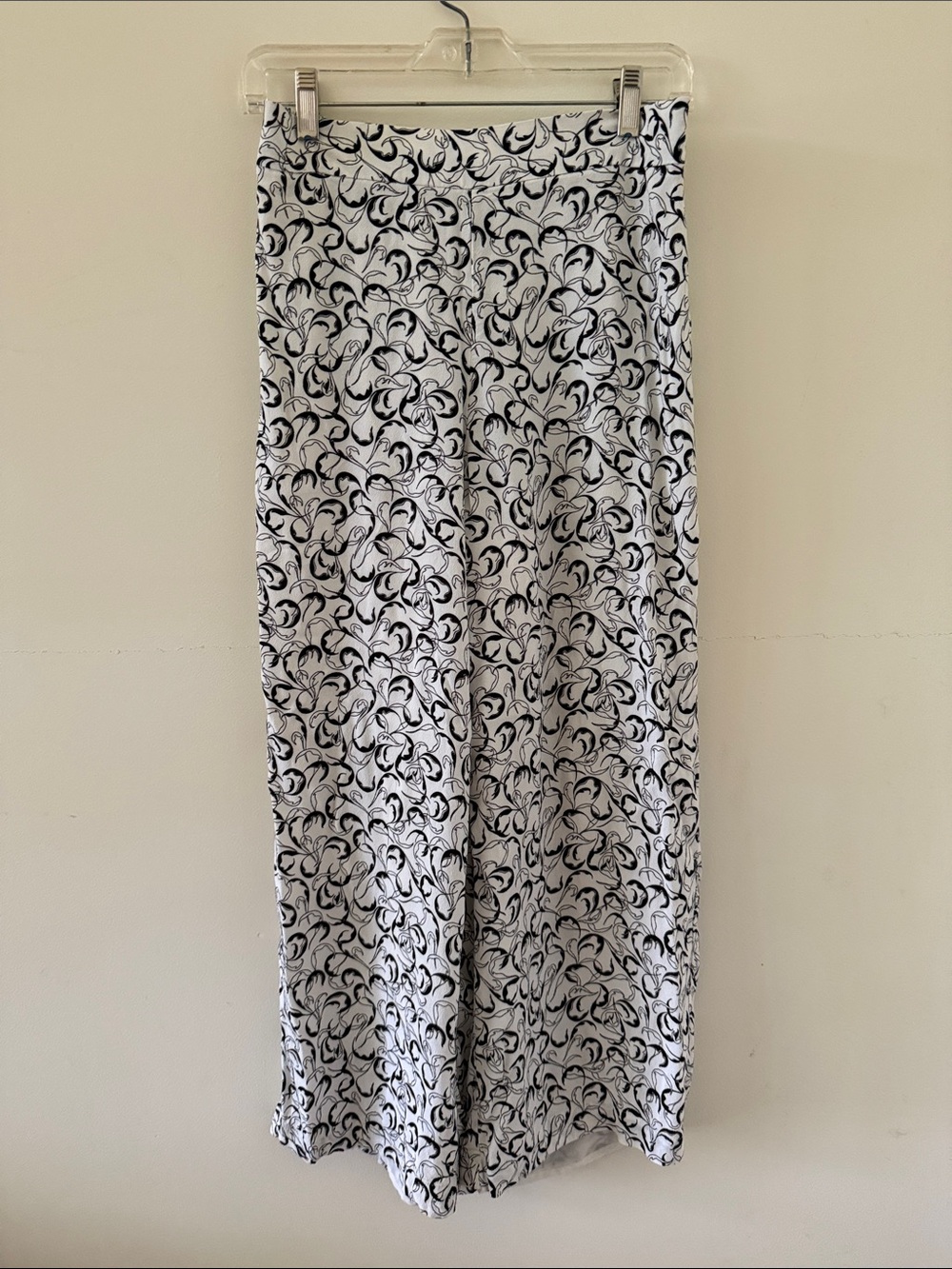 Aritzia Black & White Printed Wide-Leg Pants